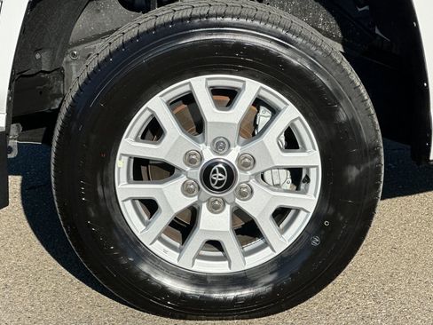 Certified 2025 Toyota Tacoma SR5 image 45