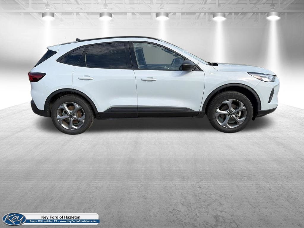 Used 2025 Ford Escape ST-Line AWD/4WD image 13