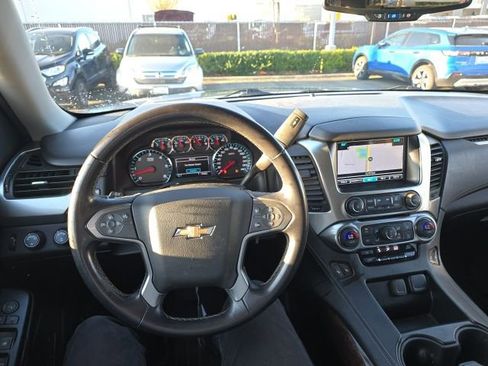 Used 2019 Chevrolet Suburban LT image 19