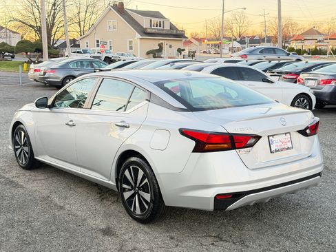 Used 2021 Nissan Altima 2.5 SV image 6