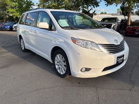 Used 2012 Toyota Sienna XLE w/ XLE Navigation Pkg AWD/4WD image 8