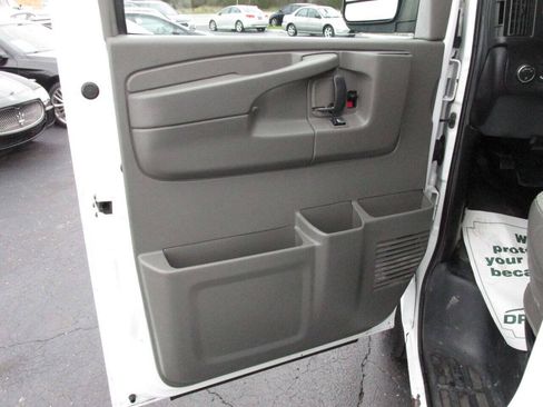 Used 2014 Chevrolet Express 2500 Extended RWD image 14