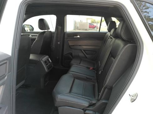 Used 2021 Volkswagen Atlas Cross Sport SE FWD image 17
