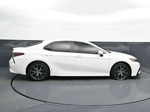 Used 2023 Toyota Camry SE w/ Convenience Package FWD image 8