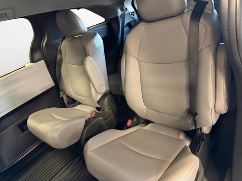 Certified 2026 Toyota Sienna XLE FWD image 12