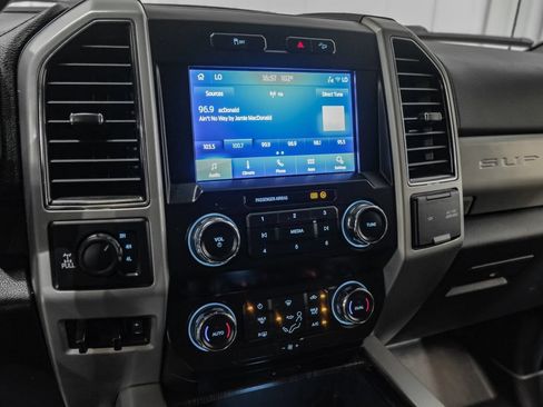 Used 2021 Ford F250 Lariat w/ FX4 Off-Road Package AWD/4WD image 23