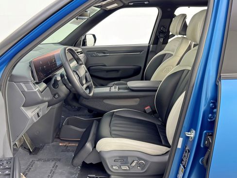 Used 2024 Kia EV9 GT-Line image 17