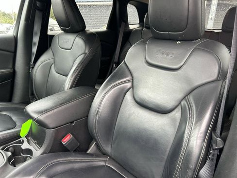 Used 2017 Jeep Cherokee Limited AWD/4WD image 20