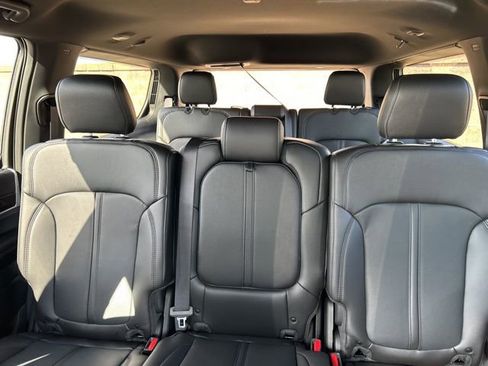 New 2024 Jeep Wagoneer 4WD w/ Convenience Group I image 25