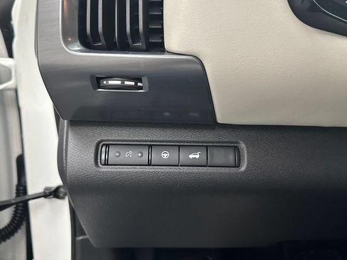Used 2023 Nissan Pathfinder SL AWD/4WD image 20
