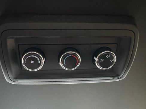 Used 2019 Dodge Grand Caravan SXT image 13