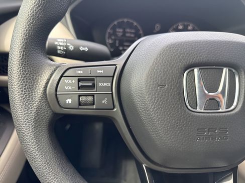Used 2025 Honda HR-V LX image 13