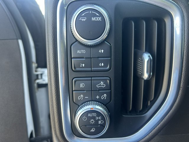 Used 2021 GMC Sierra 1500 SLT w/ SLT Premium Package AWD/4WD image 30