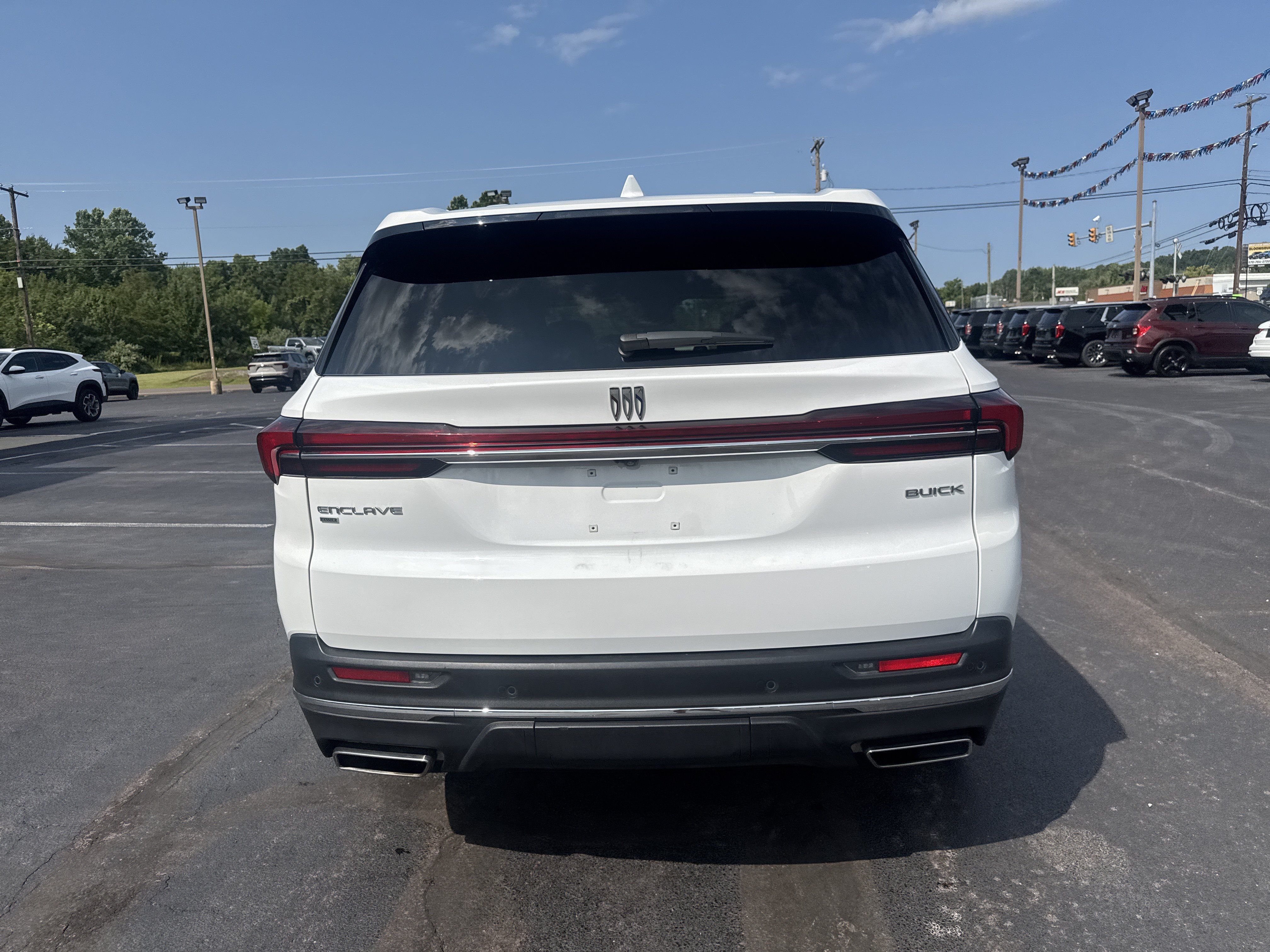 Used 2026 Buick Enclave Preferred AWD/4WD image 4
