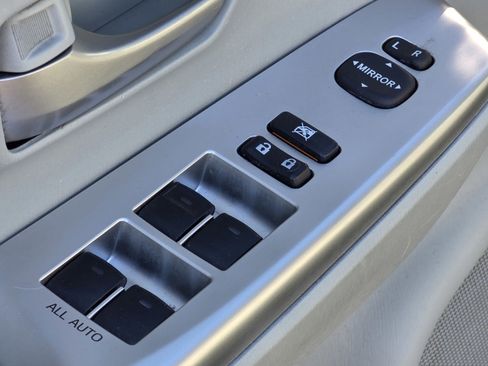 Used 2013 Toyota Prius V Two image 22