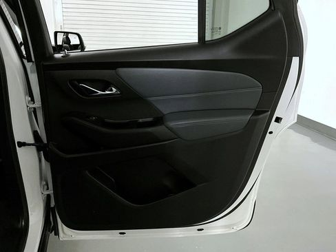 Certified 2018 Chevrolet Traverse LT image 17