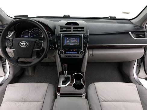 Used 2012 Toyota Camry XLE FWD image 2