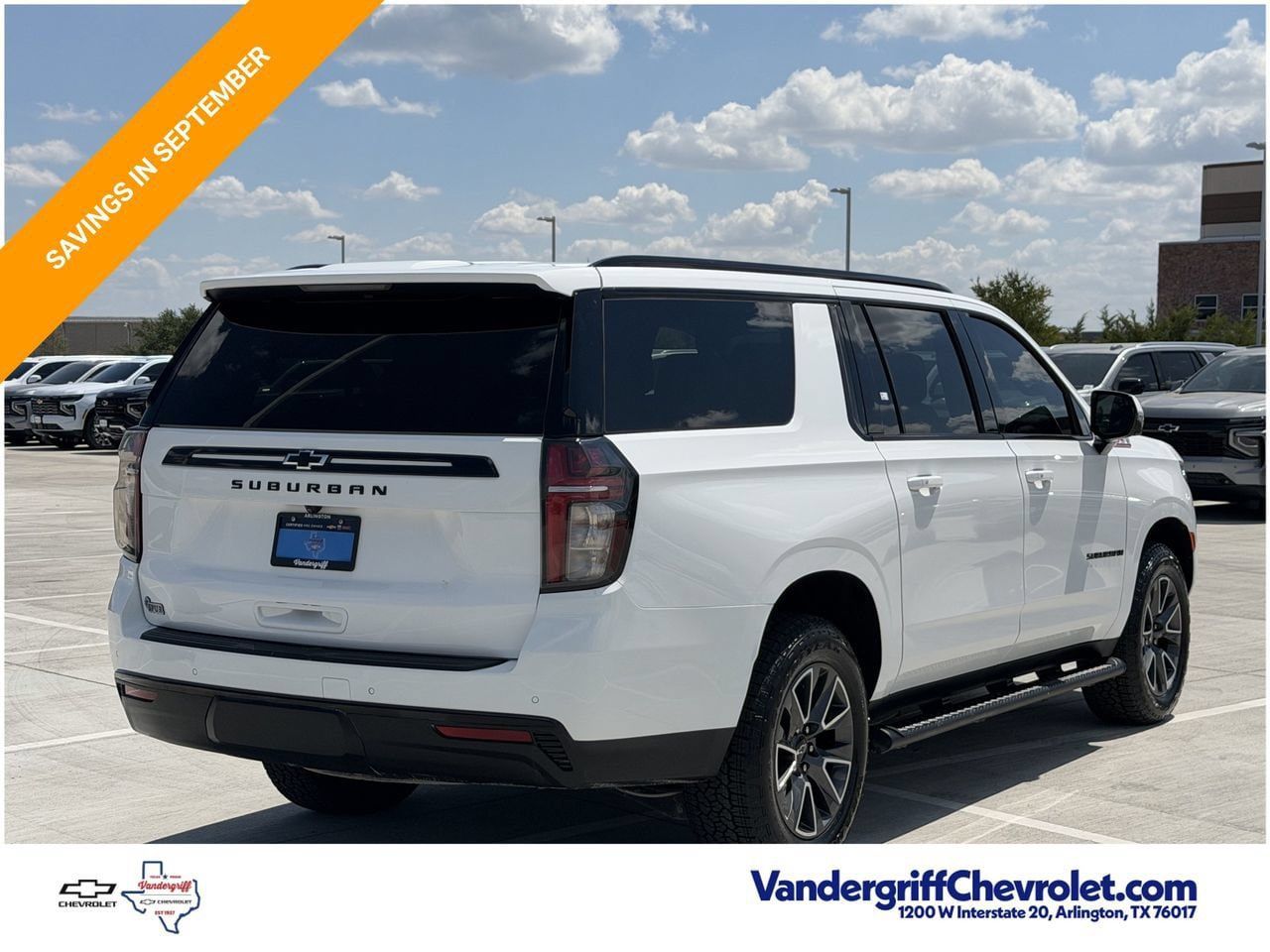Certified 2024 Chevrolet Suburban Z71 w/ Luxury Package AWD/4WD image 4