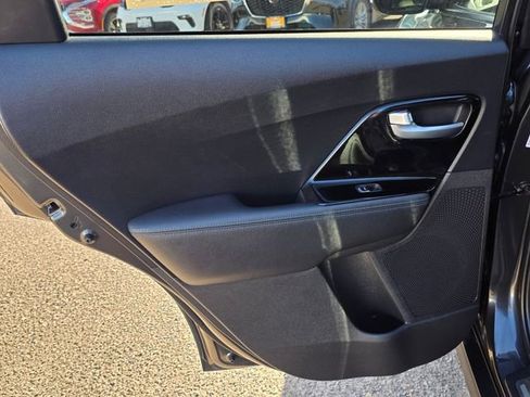 Used 2021 Kia Niro EX Premium FWD image 21
