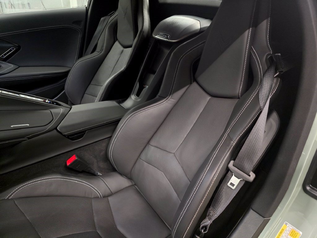 Used 2024 Chevrolet Corvette Stingray Preferred Conv w/ Stealth Interior Trim Package RWD image 22