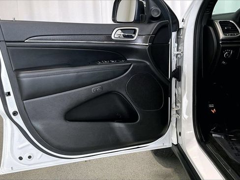 Used 2018 Jeep Grand Cherokee Limited RWD image 25