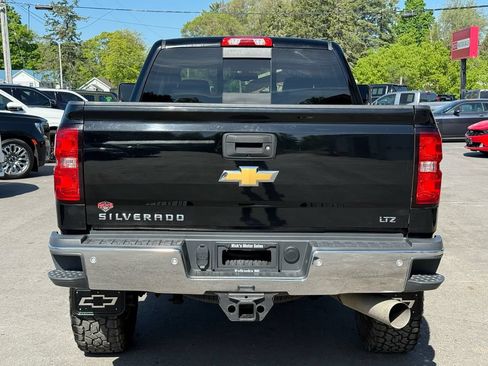 Used 2019 Chevrolet Silverado 2500 LTZ w/ LTZ Plus Package AWD/4WD image 5