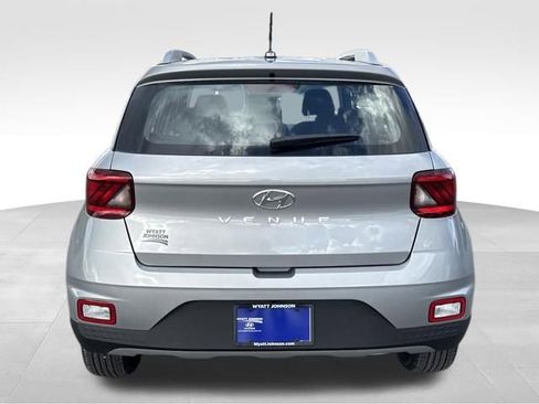 New 2026 Hyundai Venue SEL FWD image 4
