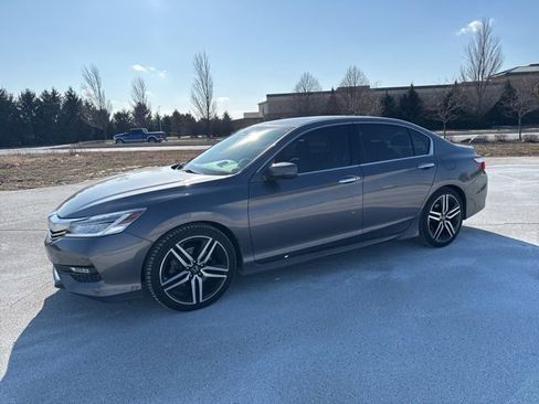 Used 2016 Honda Accord Touring image 1