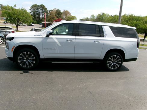 New 2026 Chevrolet Suburban High Country w/ Sun And Tow Package AWD/4WD image 6