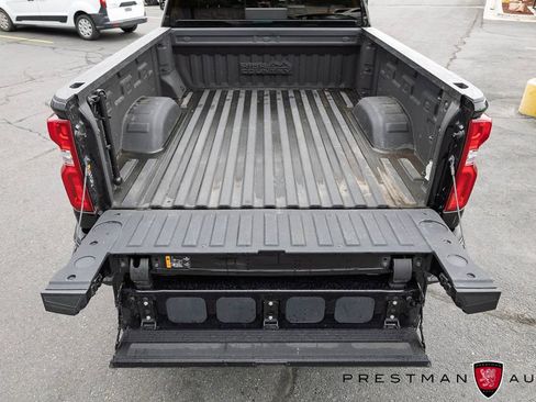 Used 2024 Chevrolet Silverado 2500 High Country w/ Technology Package AWD/4WD image 7