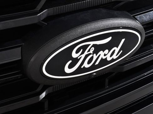 New 2025 Ford F150 XLT w/ Equipment Group 302A MID image 20