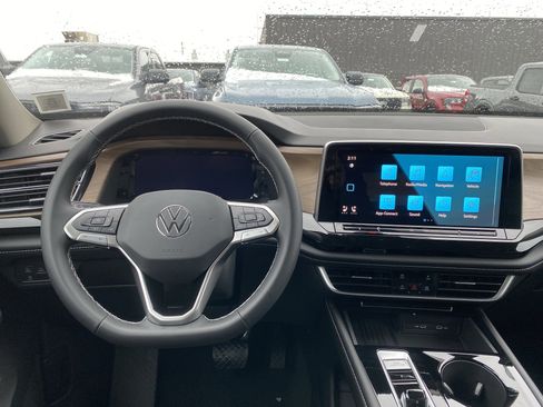 New 2026 Volkswagen Atlas SE image 13