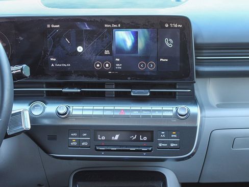 Used 2025 Hyundai Kona SEL image 14