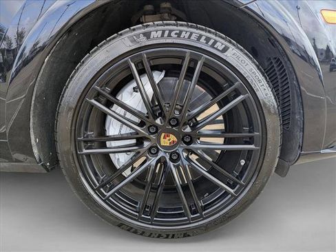 Used 2021 Porsche Cayenne Turbo image 25