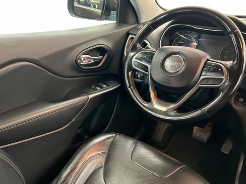 Used 2021 Jeep Cherokee Latitude Lux w/ Comfort/Convenience Group image 12