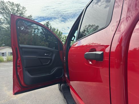 Used 2024 Nissan Titan PRO-4X w/ Pro-4x Utility Package image 17