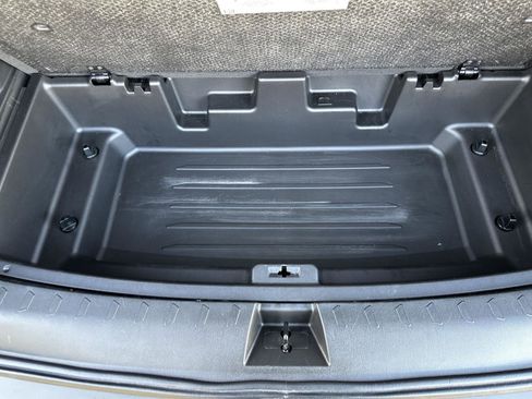 Used 2023 Chevrolet Traverse LT image 27