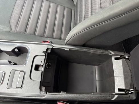 Used 2017 Ford Fusion SE FWD image 24