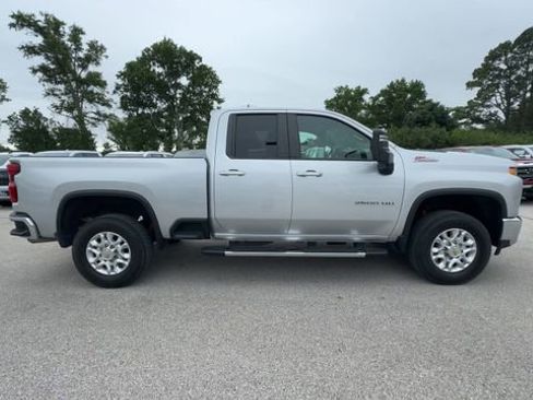 Used 2022 Chevrolet Silverado 2500 LT w/ All Star Edition AWD/4WD image 9