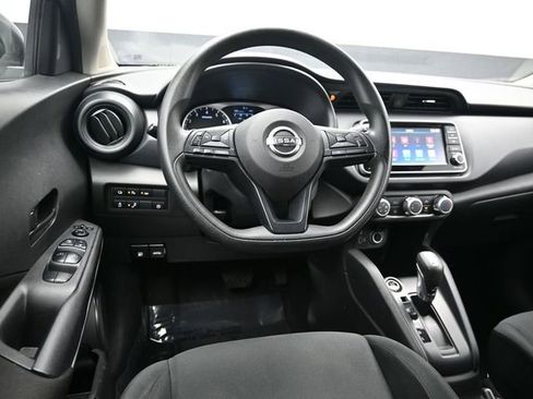 Used 2023 Nissan Kicks S image 11