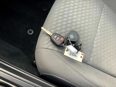 Certified 2020 Toyota Tacoma SR image 12