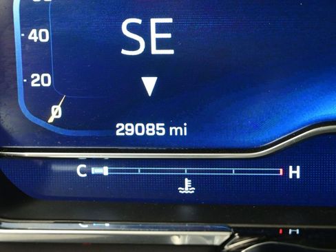 Used 2024 Chevrolet Silverado 2500 LT image 32