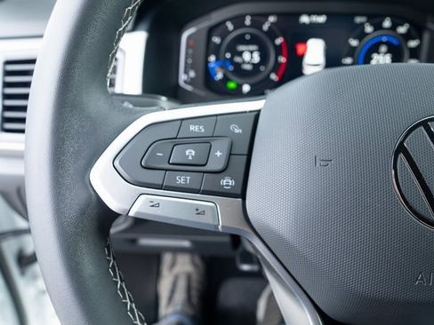 Used 2023 Volkswagen Atlas Cross Sport SE image 23