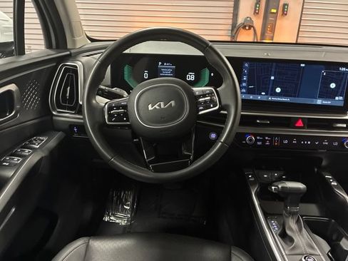 Used 2024 Kia Sorento S w/ Panoramic Sunroof Package FWD image 13