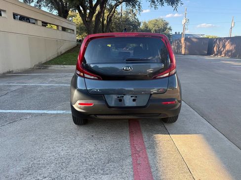 Used 2021 Kia Soul S FWD image 5