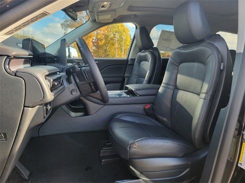 New 2026 Lincoln Aviator AWD image 19