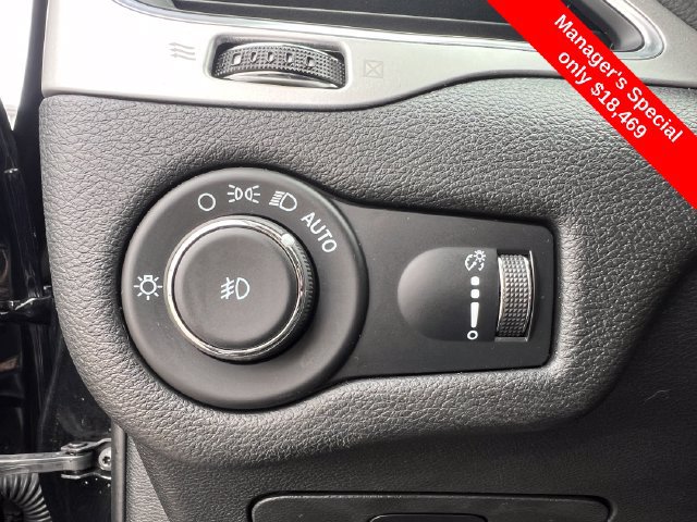 Used 2022 Jeep Cherokee Latitude AWD/4WD image 32