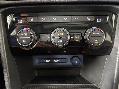 Certified 2024 Volkswagen Taos SE AWD/4WD image 16