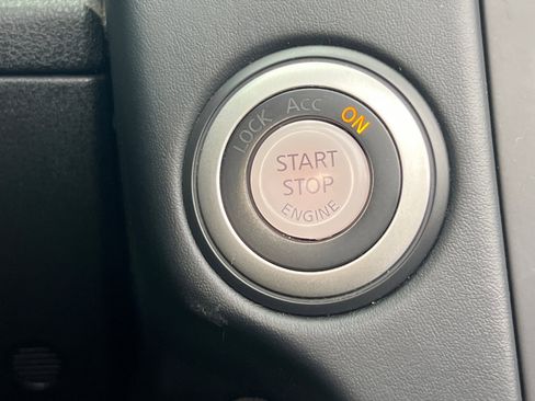 Used 2014 Nissan 370Z Touring image 16