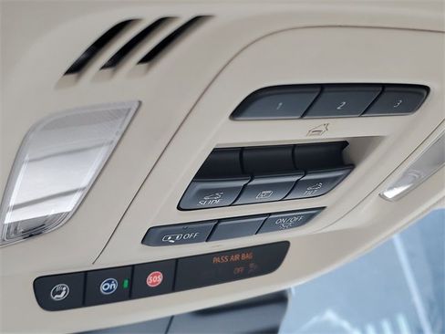 Certified 2023 Buick Envision Avenir image 32